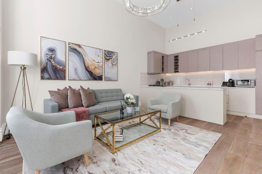 Elegant On The Iconic Gloucester Road Londra